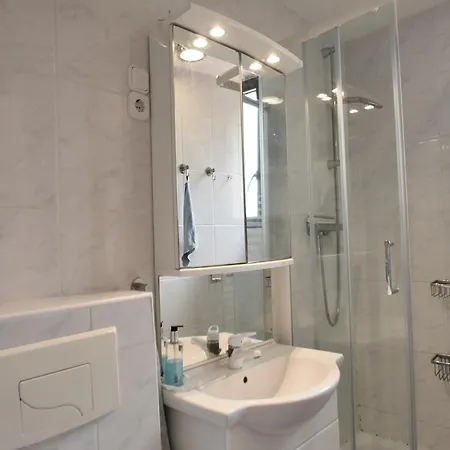 Cosy With Private Garden In Saint-cyprien, Cleaning Included