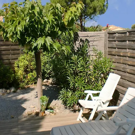 Cosy With Private Garden In Saint-cyprien, Cleaning Included 빌라